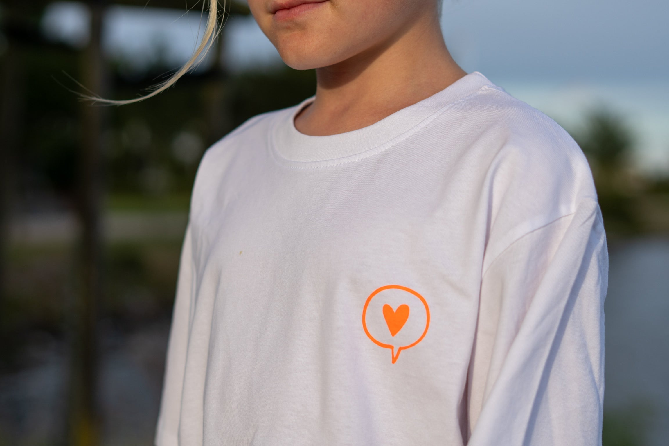 DG Shirt, weiss mit verschiedenen Logofarben