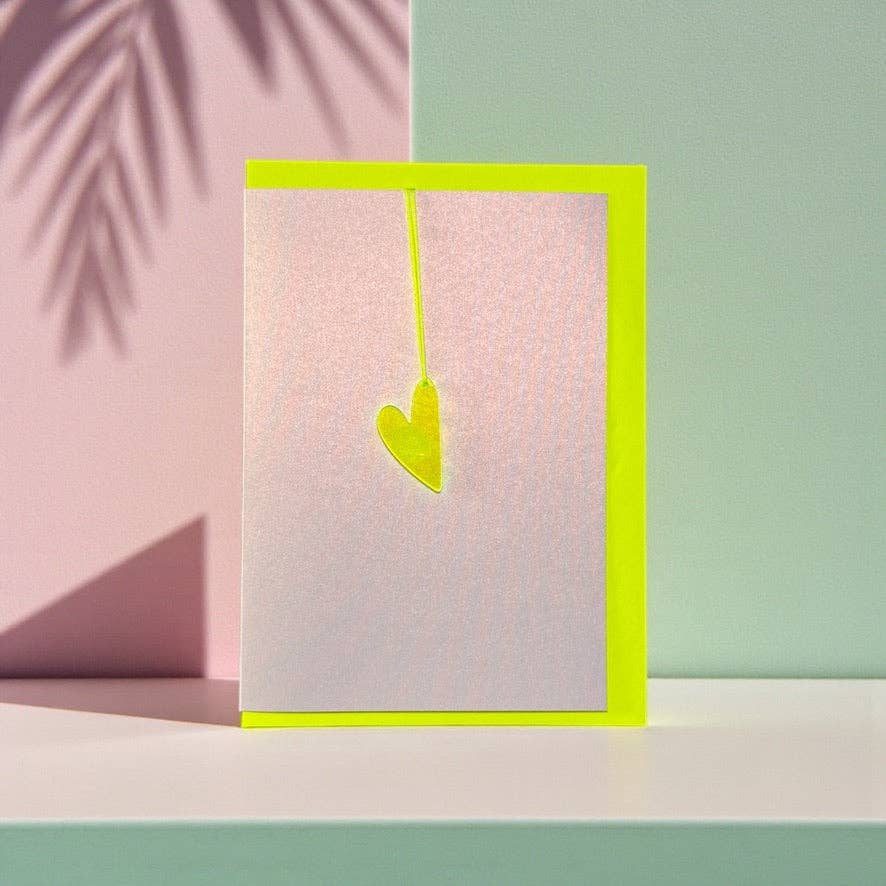 Karte "Häng mich glücklich" Herz neon gelb