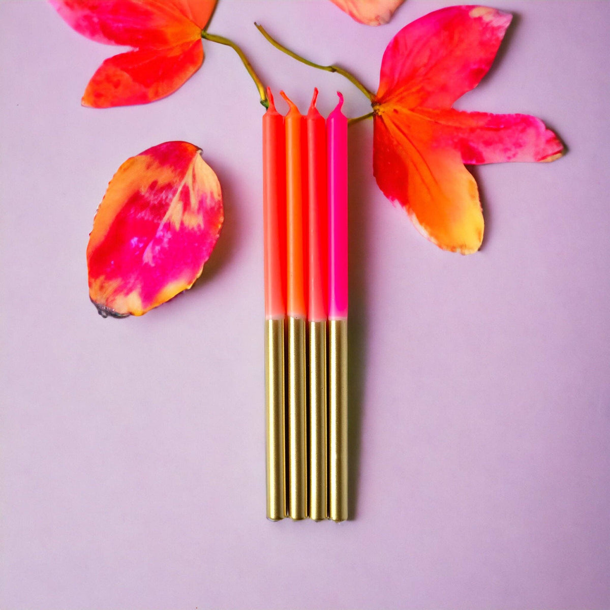Dip Dye Skinny Gold Radiant Gleam – Stabkerzen, 4er-Set in Neon & Gold