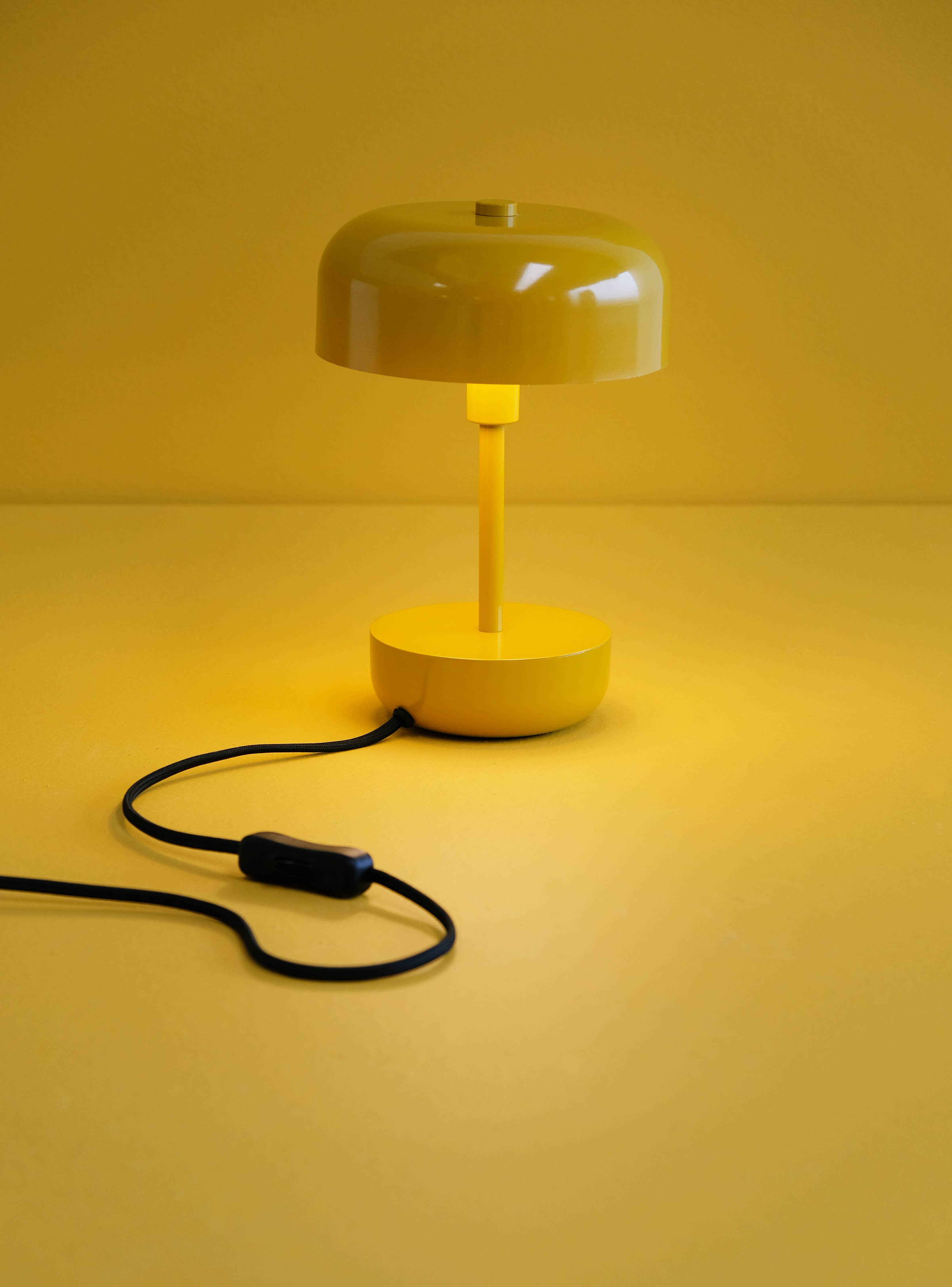 Dyberg Larsen Haipot Curry gelbe Tischlampe