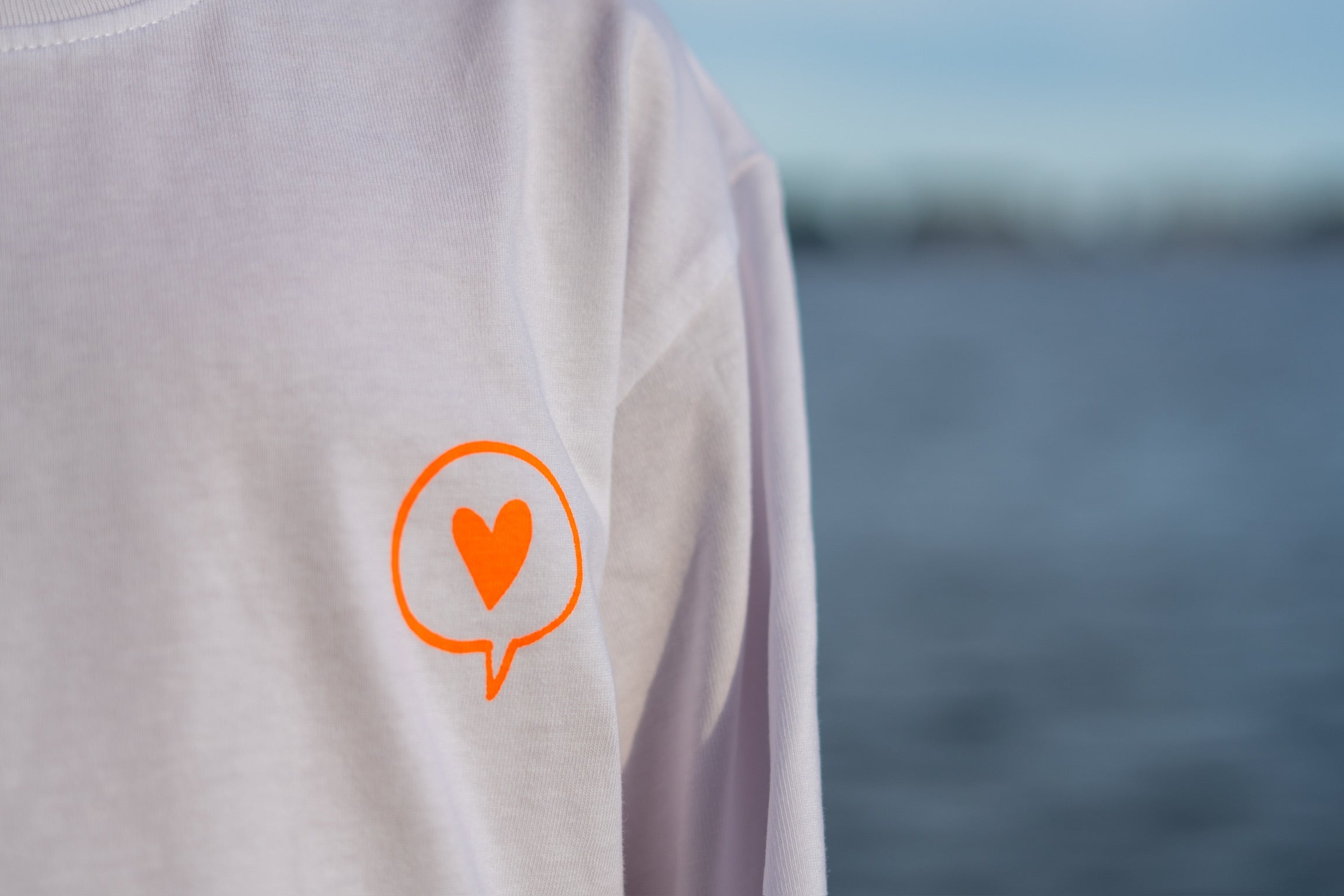DG Shirt, weiss mit verschiedenen Logofarben