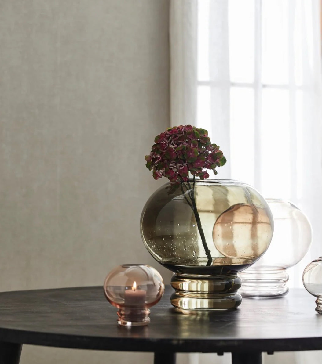 Vase, dunkelviolett