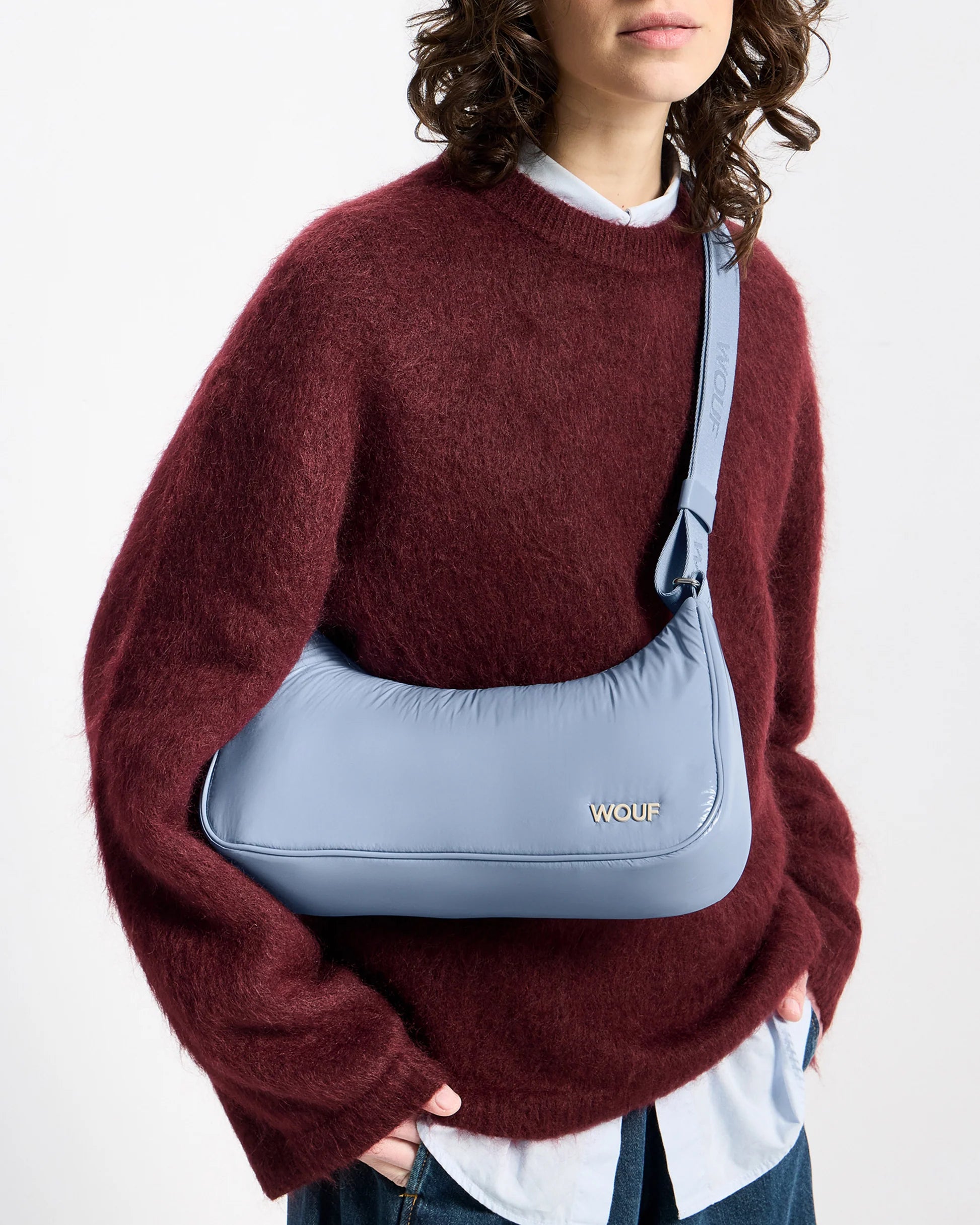 Steel Crossbody Bag – Glossy Umhängetasche Hellblau